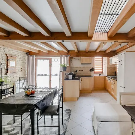 La Cour De Apartment